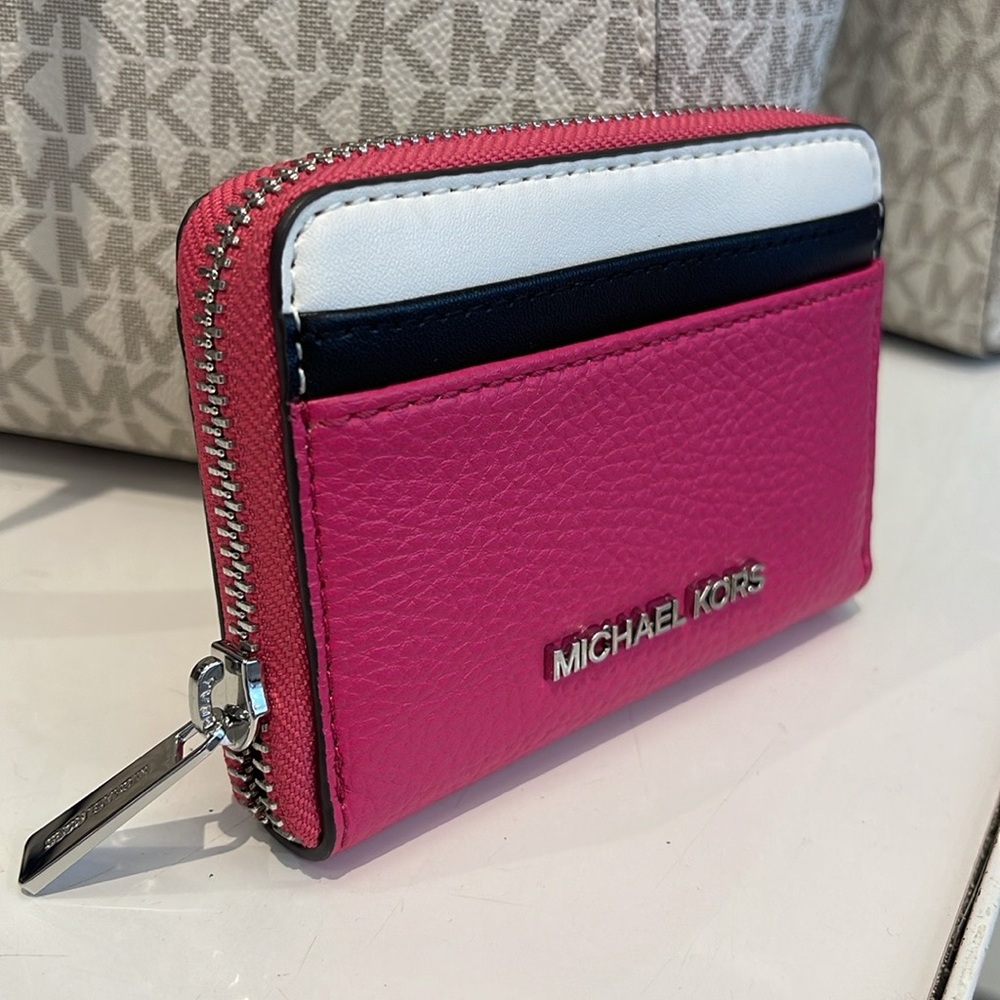 Michael Kors Jet Set Travel Md Zip Around Color-Block Wallet 
DRAGONFRUIT MULTI - Picture 5 of 16